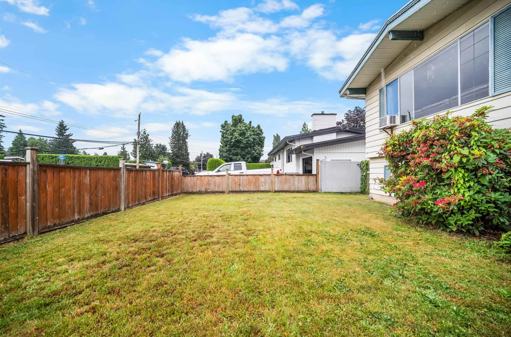 2371 BEAVER STREET, Abbotsford BC V2T 3C9, Abbotsford BC — Residential for Sale — Photo 5 of 40
