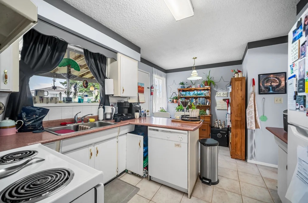 2371 BEAVER STREET, Abbotsford BC V2T 3C9, Abbotsford BC — Residential for Sale — Photo 9 of 40