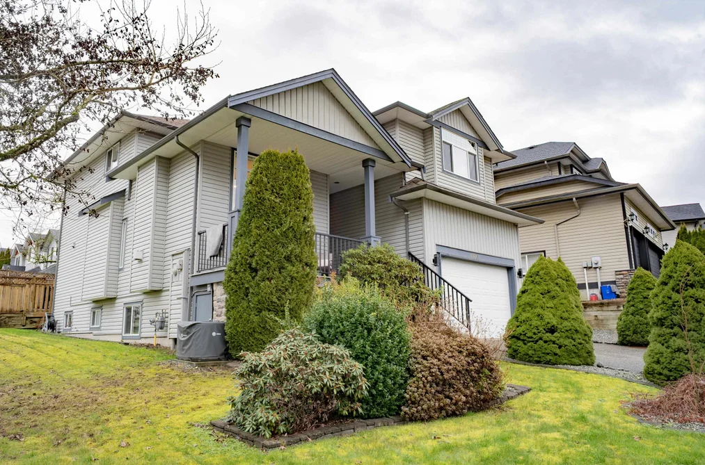 23717 110 AVENUE, Maple Ridge BC V2W 1E7, Maple Ridge BC — Residential for Sale - Photo 2