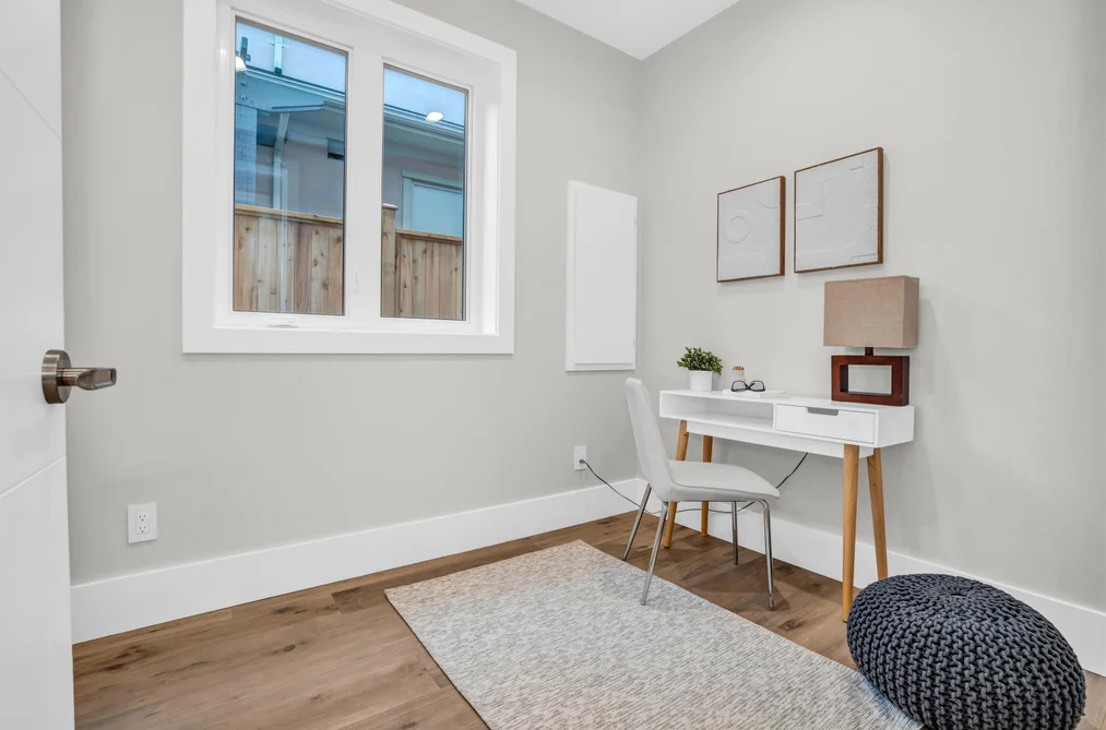 2378 Marine Drive, West Vancouver, BC - Half Duplex for Sale - Photo 15 of 21 2378 Marine Drive, West Vancouver, BC - Half Duplex for Sale - Photo 15 of 21