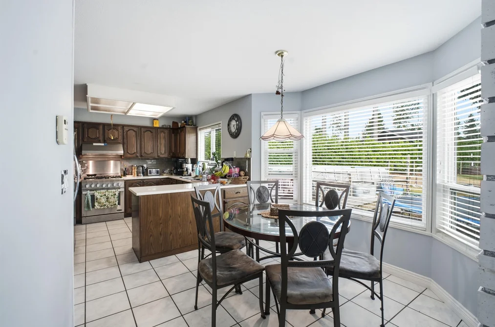 23788 72 Avenue, Langley, BC - House for Sale - Photo 9 of 28 23788 72 Avenue, Langley, BC - House for Sale - Photo 9 of 28