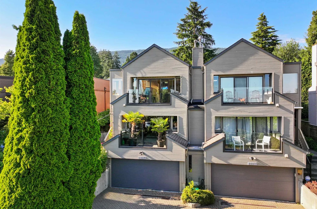 Half Duplex for sale at 2379 Marine Drive West Vancouver British Columbia - MLS: R3151125