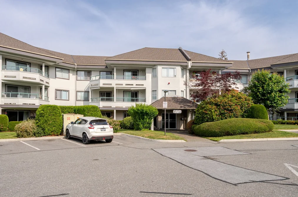 Condo for sale at 238 2451 Gladwin Road Abbotsford British Columbia - MLS: R3109688