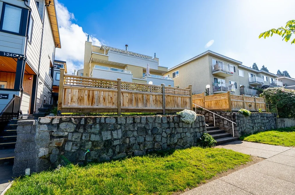 238 W 4TH STREET, North Vancouver BC V7M 1H7, North Vancouver BC — Residential Income for Sale - Photo 2