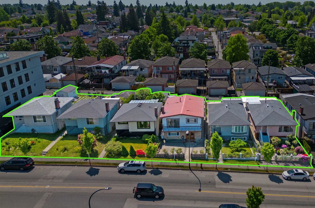 House for sale at 2386 E 33rd Avenue Vancouver British Columbia - MLS: R3038782