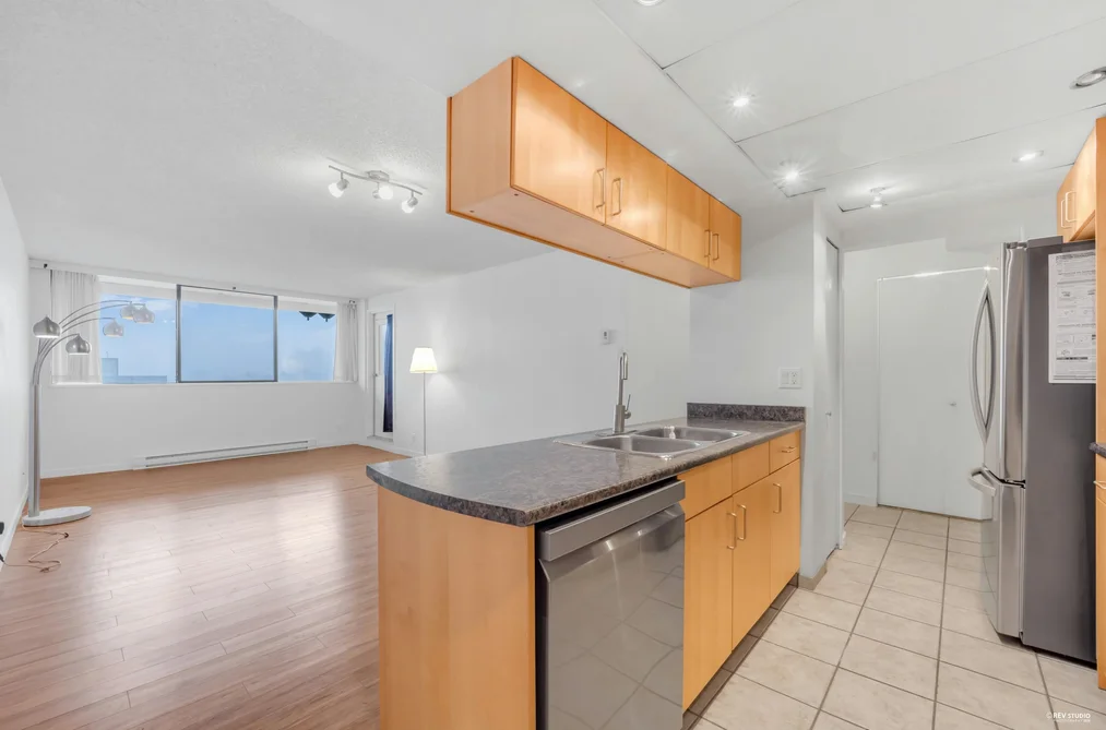 2402 9521 CARDSTON COURT, Burnaby BC V3N 4R8, Burnaby BC — Residential for Sale - Photo 5