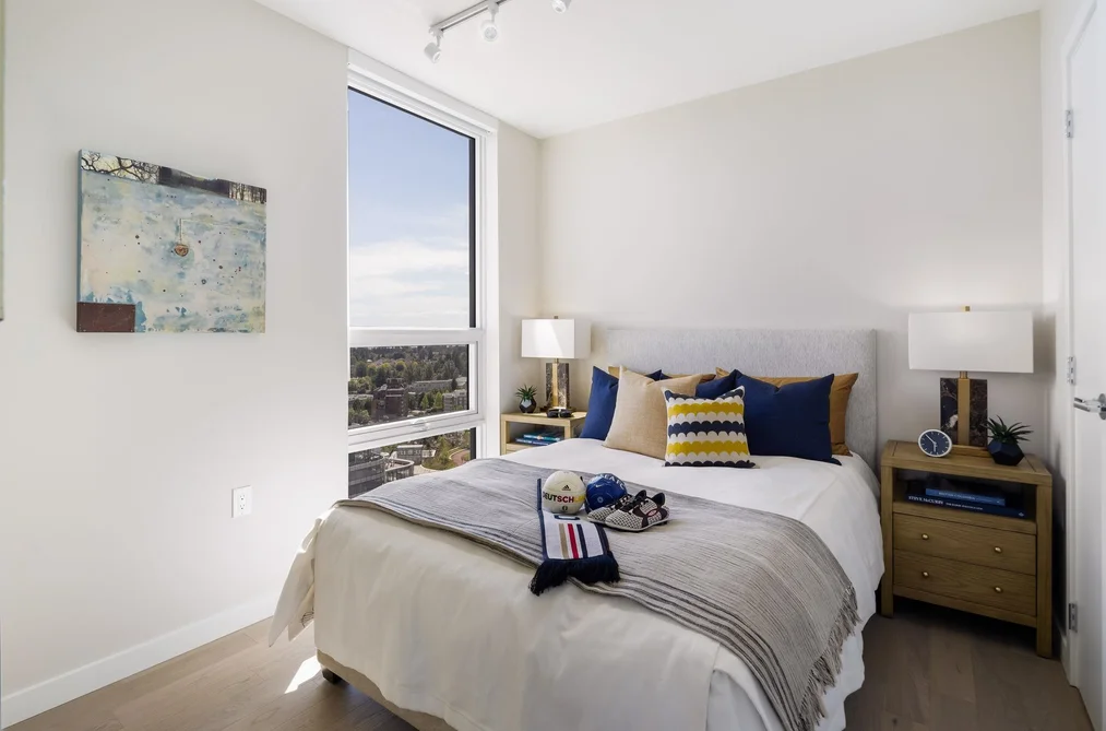 2404 485 W 42ND AVENUE, Vancouver BC V5Y 0R6, Vancouver BC — Residential for Sale — Photo 2 of 7