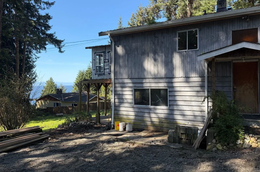 House for sale at 2405 Milliner Road Roberts Creek British Columbia - MLS: R3109710