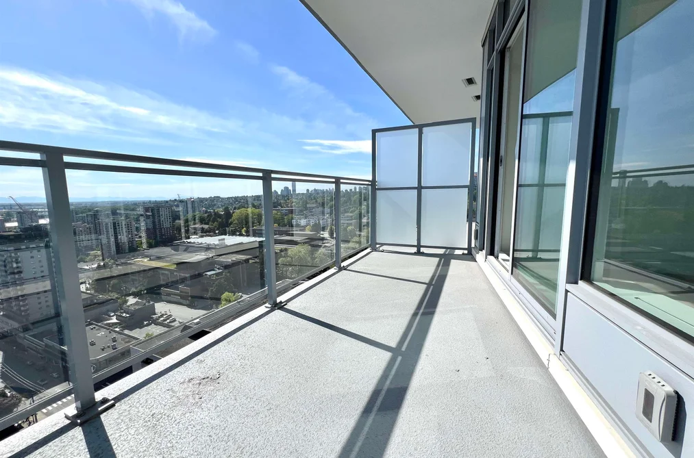 2406 618 CARNARVON STREET, New Westminster BC V3M 1E9, New Westminster BC — Residential for Sale - Photo 3