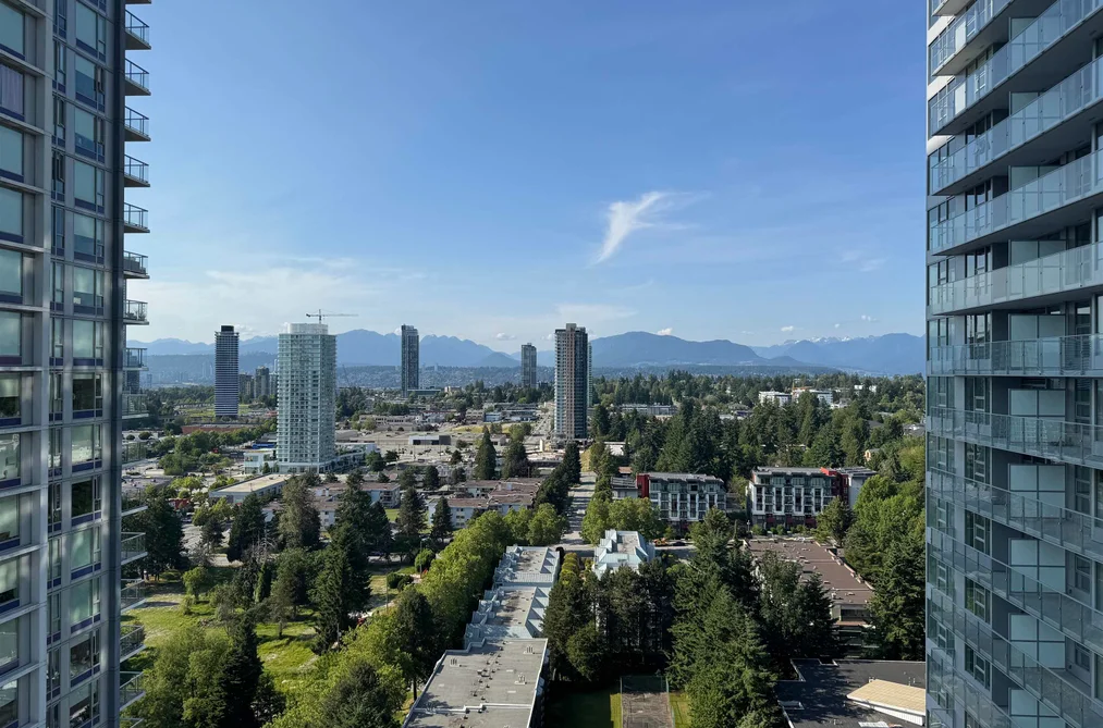 Condo for sale at 2409 13768 100 Avenue Surrey British Columbia - MLS: R3016681