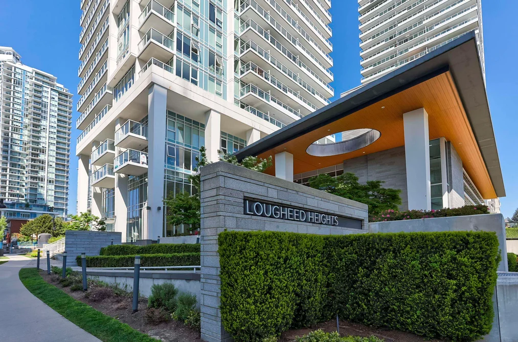 Condo for sale at 657 Whiting Way Coquitlam British Columbia - MLS: R3122667