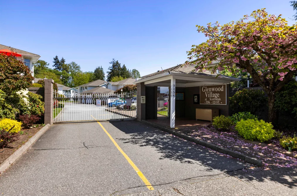241 7156 121 STREET, Surrey BC V3W 0J6, Surrey BC — Residential for Sale - Photo 2