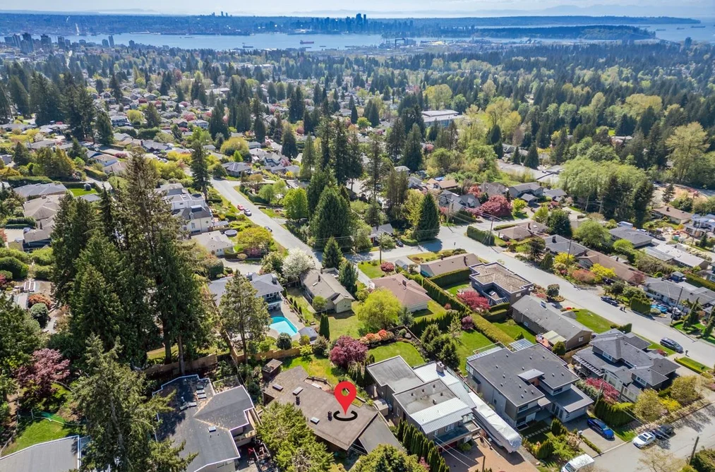 House for sale at 241 W Balmoral Road North Vancouver British Columbia - MLS: R3122550