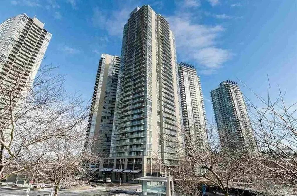 Condo for sale at 2410 9981 Whalley Boulevard Surrey British Columbia - MLS: R3092318