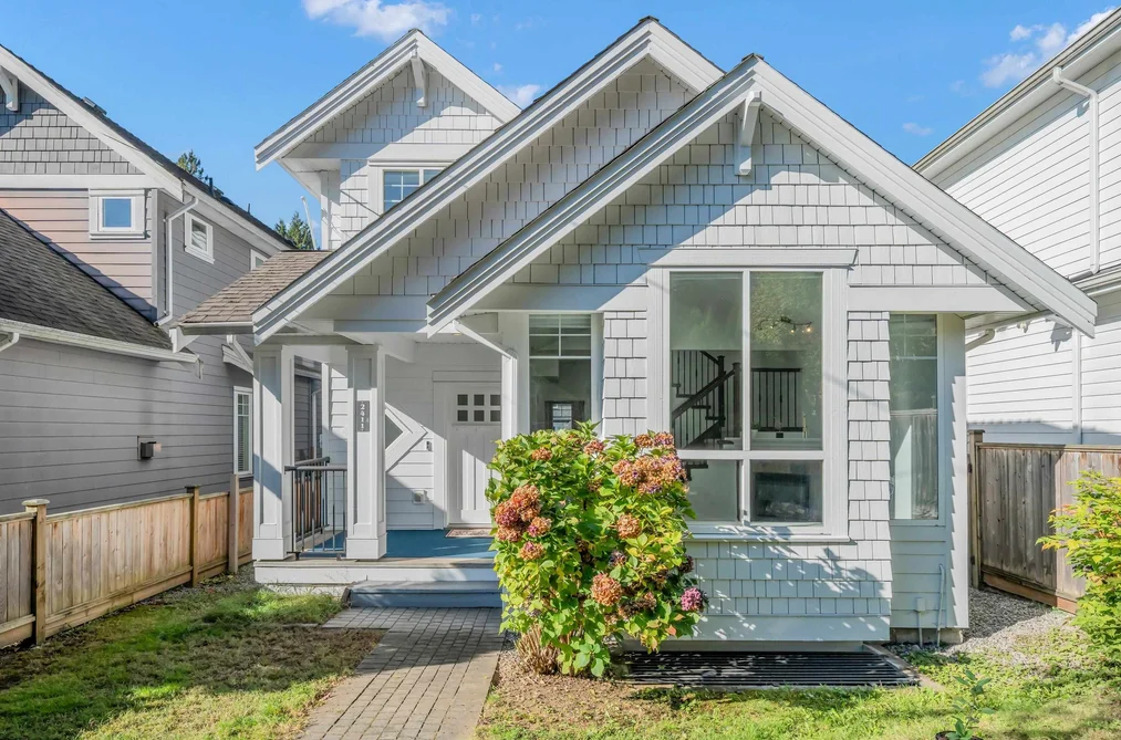 2411 George St, North Vancouver, BC - MLS: R3174964