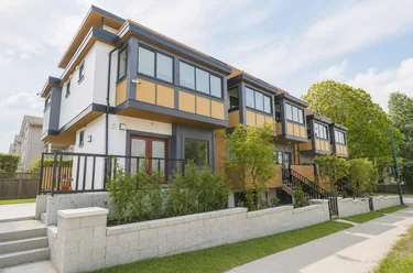 2412 Dundas St, Vancouver, BC - MLS: R3139967