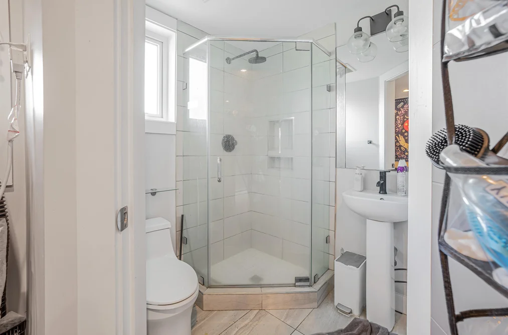 2412 DUNDAS STREET, Vancouver BC V5K 1P6, Vancouver BC — Residential for Sale — Photo 10 of 13