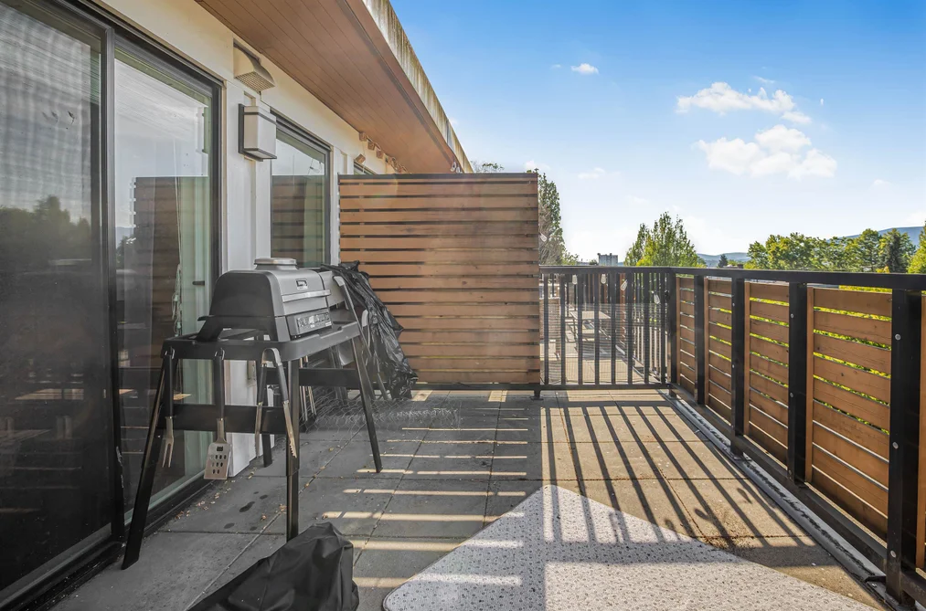 2412 DUNDAS STREET, Vancouver BC V5K 1P6, Vancouver BC — Residential for Sale — Photo 11 of 13