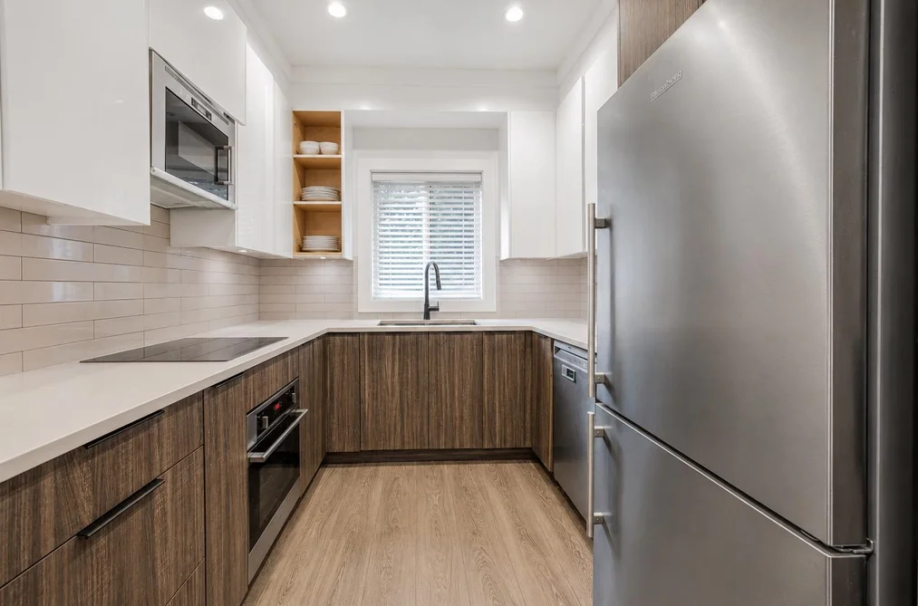 2412 DUNDAS STREET, Vancouver BC V5K 1P6, Vancouver BC — Residential for Sale — Photo 3 of 13
