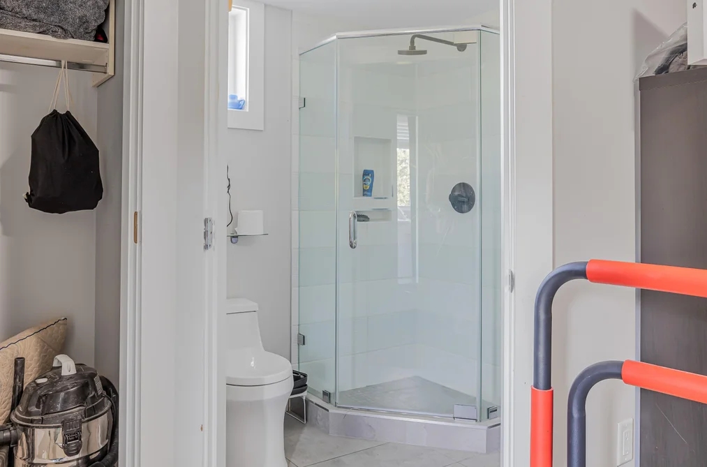 2412 DUNDAS STREET, Vancouver BC V5K 1P6, Vancouver BC — Residential for Sale — Photo 5 of 13