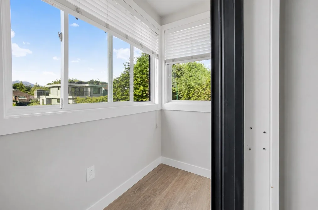 2412 DUNDAS STREET, Vancouver BC V5K 1P6, Vancouver BC — Residential for Sale — Photo 6 of 13