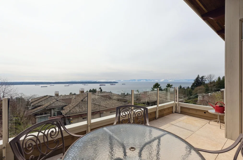 2416 CARR LANE, West Vancouver BC V7S 3H5, West Vancouver BC — Residential for Sale - Photo 2