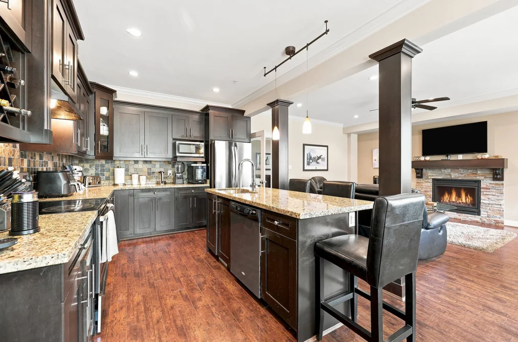 24176 104 AVENUE, Maple Ridge, BC — Residential for Sale - Photo 2