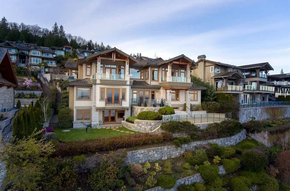 House for sale at 2420 Halston Court West Vancouver British Columbia - MLS: R3116775