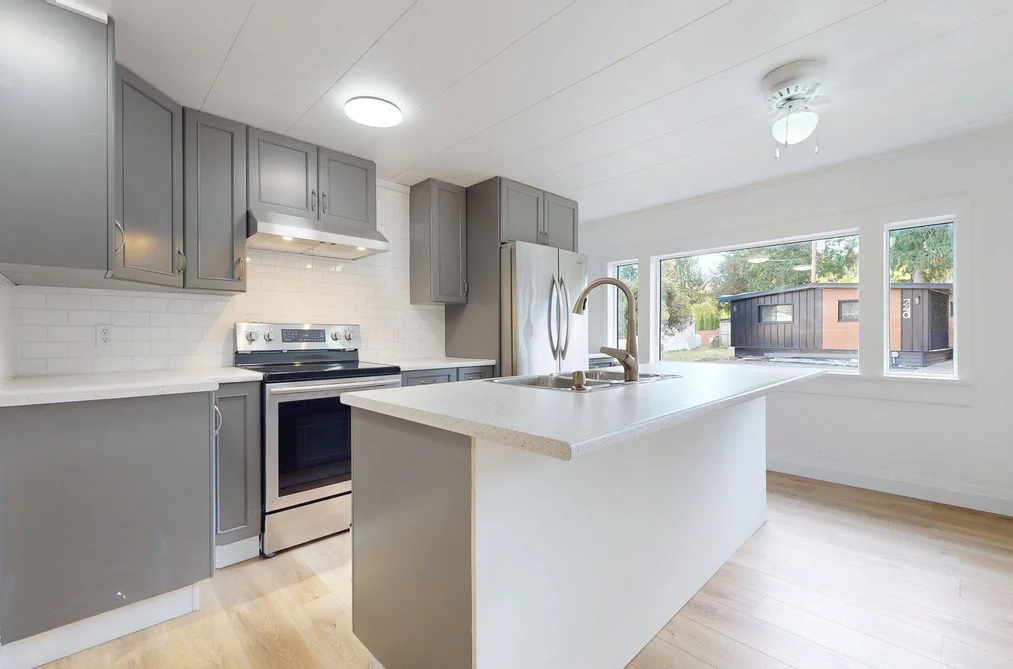243-1830 Mamquam Road, Squamish, BC - Manufactured Home for Sale - Photo 6 of 29 243-1830 Mamquam Road, Squamish, BC - Manufactured Home for Sale - Photo 6 of 29