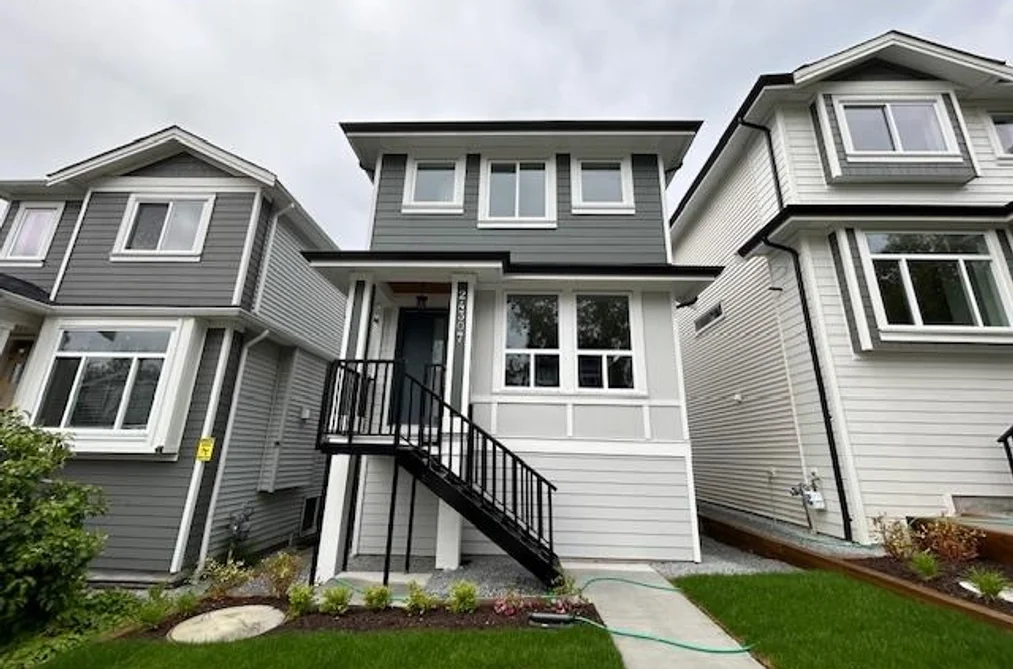 House for sale at 24307 101a Avenue Maple Ridge British Columbia - MLS: R3089820