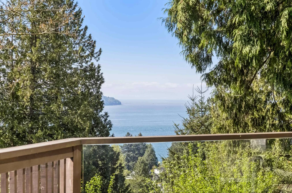 2440 QUEENS AVENUE, West Vancouver BC V7V 2Y6, West Vancouver BC — Residential for Sale - Photo 4