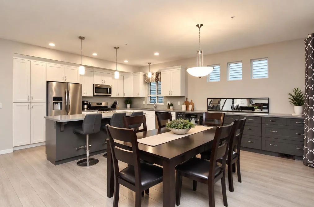 24408 113A Avenue, Maple Ridge, BC - House for Sale - Photo 8 of 40 24408 113A Avenue, Maple Ridge, BC - House for Sale - Photo 8 of 40