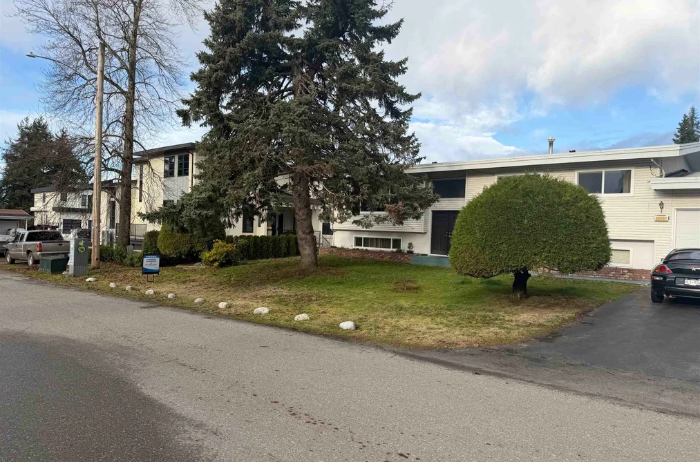 2449 ADELAIDE STREET, Abbotsford BC V2T 3L9, Abbotsford BC — Residential for Sale - Photo 3