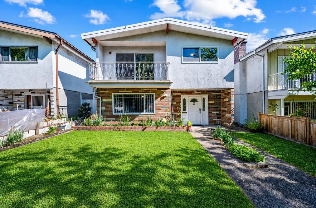House for sale at 245 W 63rd Avenue Vancouver British Columbia - MLS: R3119018