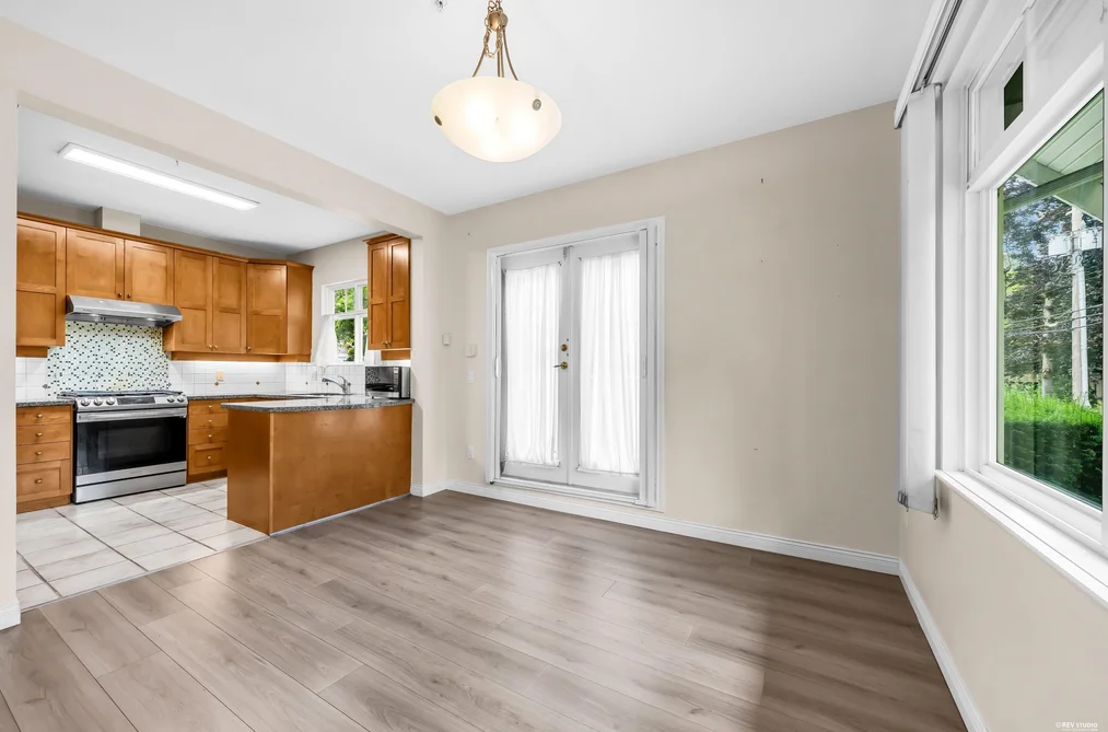 2459 W 39TH AVENUE, Vancouver, BC — Residential for Sale — Photo 8 of 35