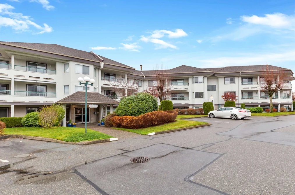 246 2451 GLADWIN ROAD, Abbotsford BC V2T 3N8, Abbotsford BC — Residential for Sale - Photo 2