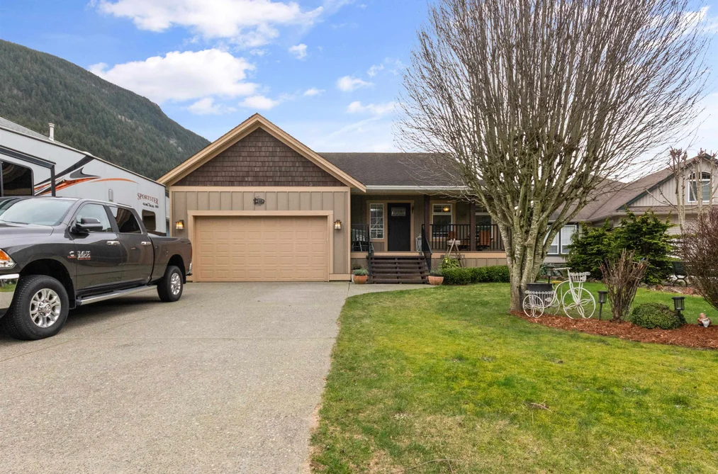 House for sale at 246 Balsam Avenue Harrison Hot Springs British Columbia - MLS: R3092139