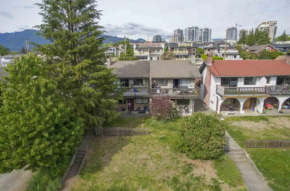 Duplex for sale at 246 W 5th Street North Vancouver British Columbia - MLS: R3099465