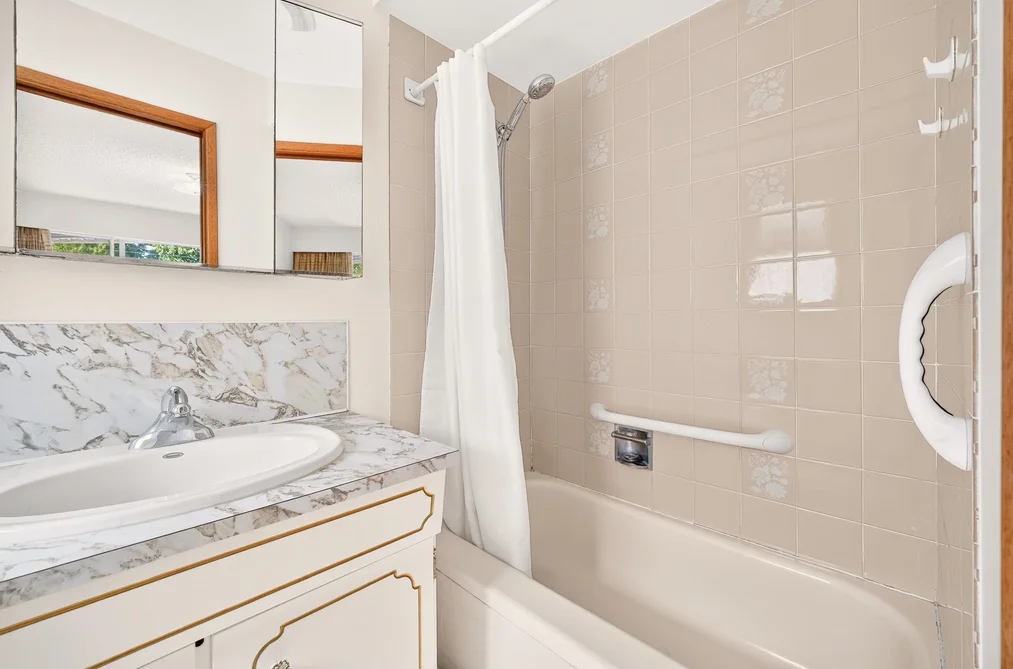 2463 GALT STREET, Vancouver BC V5R 2R8, Vancouver BC — Residential for Sale — Photo 11 of 37
