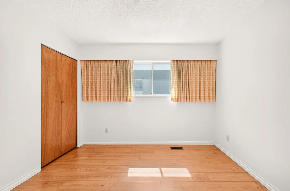 2463 GALT STREET, Vancouver BC V5R 2R8, Vancouver BC — Residential for Sale — Photo 9 of 37