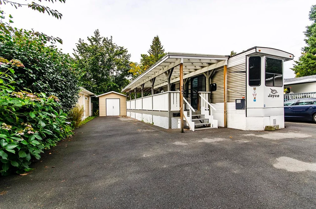 Manufactured Home for sale at 247 Tomahawk Avenue West Vancouver British Columbia - MLS: R3101307