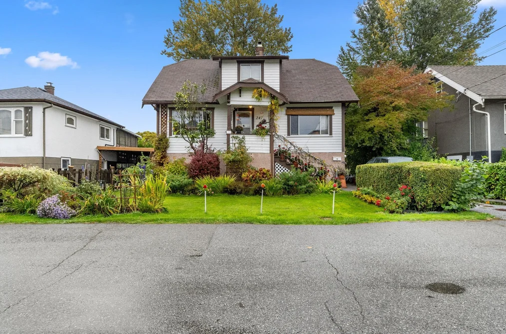 House for sale at 247 Wood Street New Westminster British Columbia - MLS: R3108378