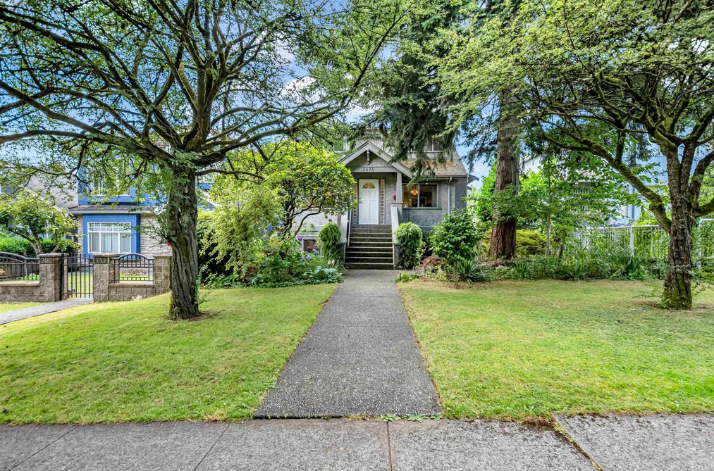 House for sale at 2474 East 5th Avenue Vancouver British Columbia - MLS: R3145832