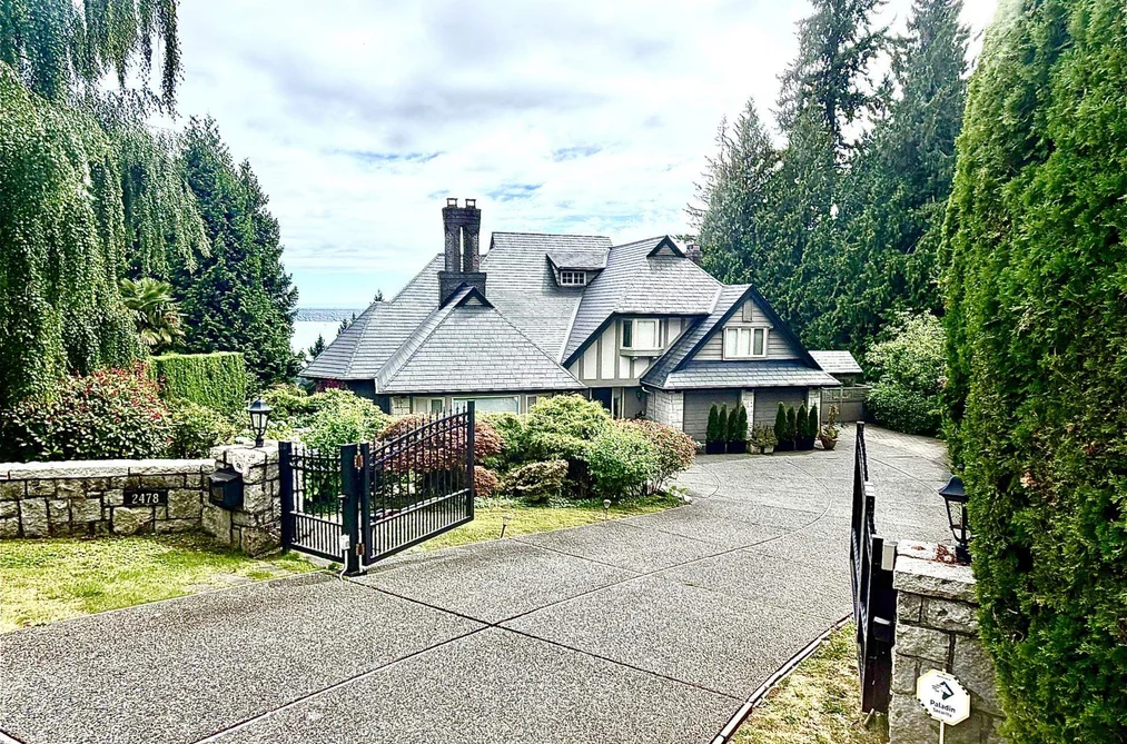 House for sale at 2478 Westhill Court West Vancouver British Columbia - MLS: R3144789