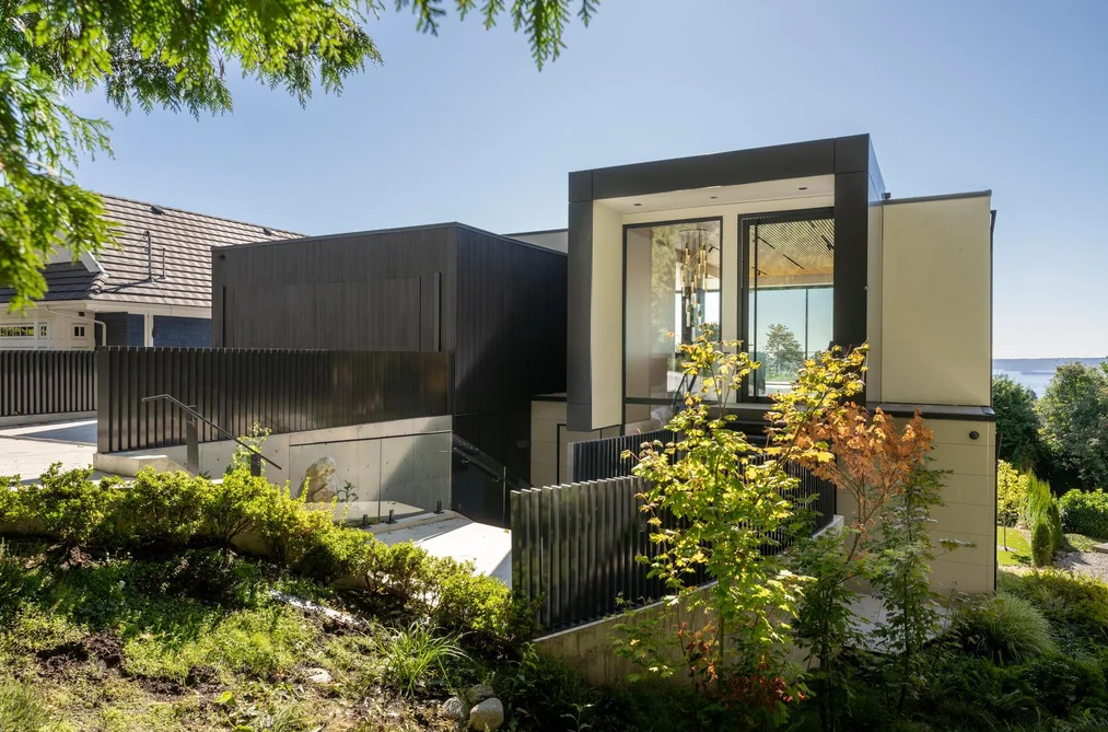 2484 Ottawa Ave, West Vancouver, BC - MLS: R3173583