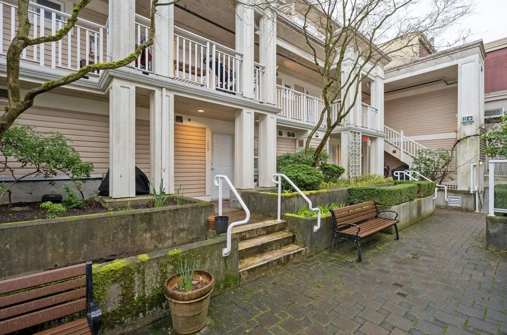249 2565 W BROADWAY, Vancouver BC V6K 2E9, Vancouver BC — Residential for Sale - Photo 3