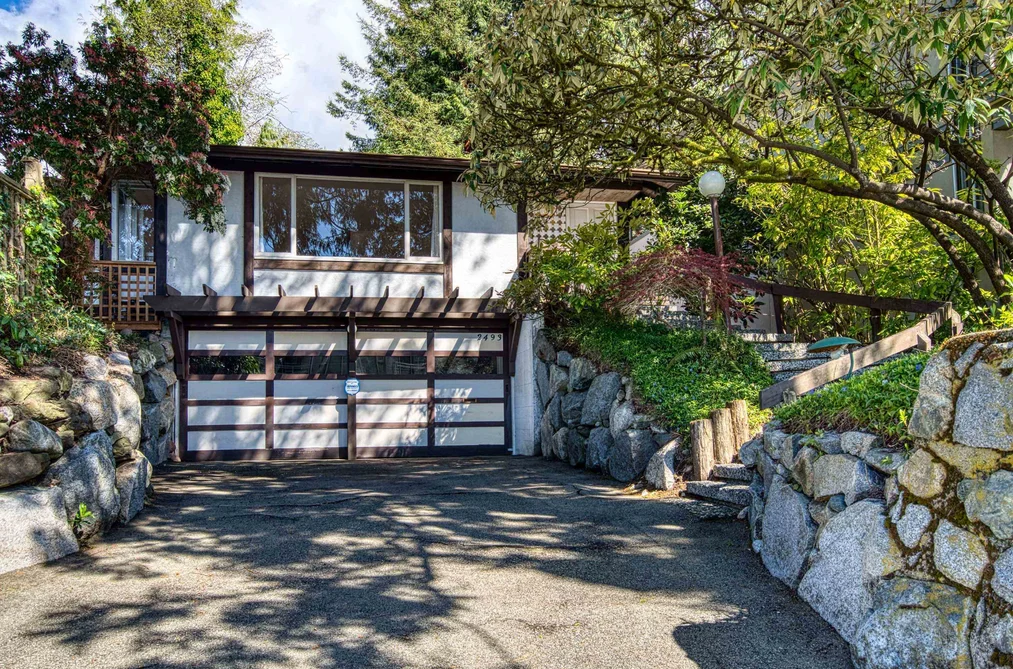 House for sale at 2493 Haywood Avenue West Vancouver British Columbia - MLS: R3112678