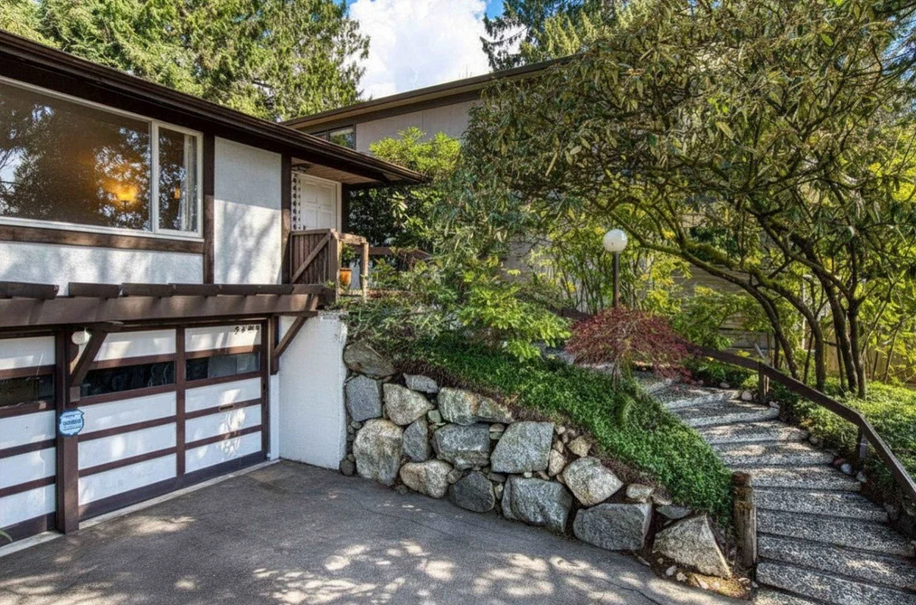 2493 HAYWOOD AVENUE, West Vancouver BC V7V 1Y2, West Vancouver BC — Residential for Sale - Photo 2