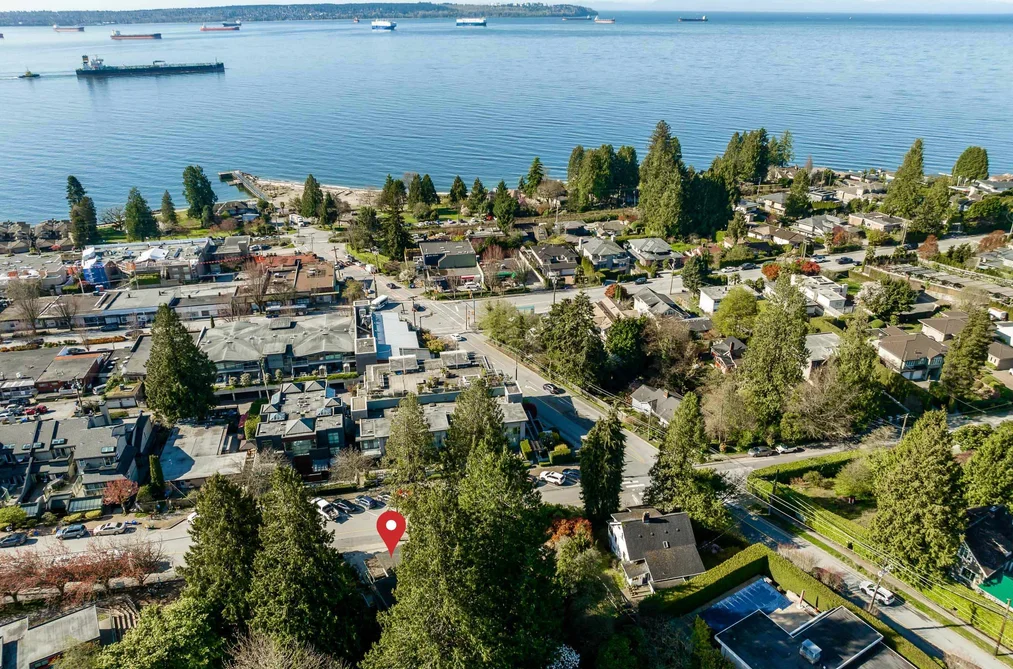 2493 HAYWOOD AVENUE, West Vancouver BC V7V 1Y2, West Vancouver BC — Residential for Sale - Photo 3