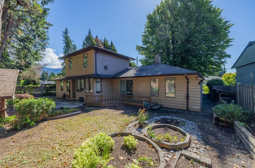 House for sale at 2495 Lauralynn Drive North Vancouver British Columbia - MLS: R3139740
